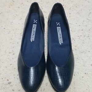 Naturalizer blue low heels/flats